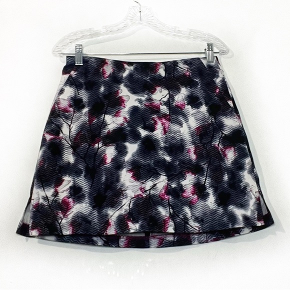 Lady Hagen Pants - Lady Hagen Black & Magenta Floral Patterned Golf Skort Women’s Size 2 NWOT